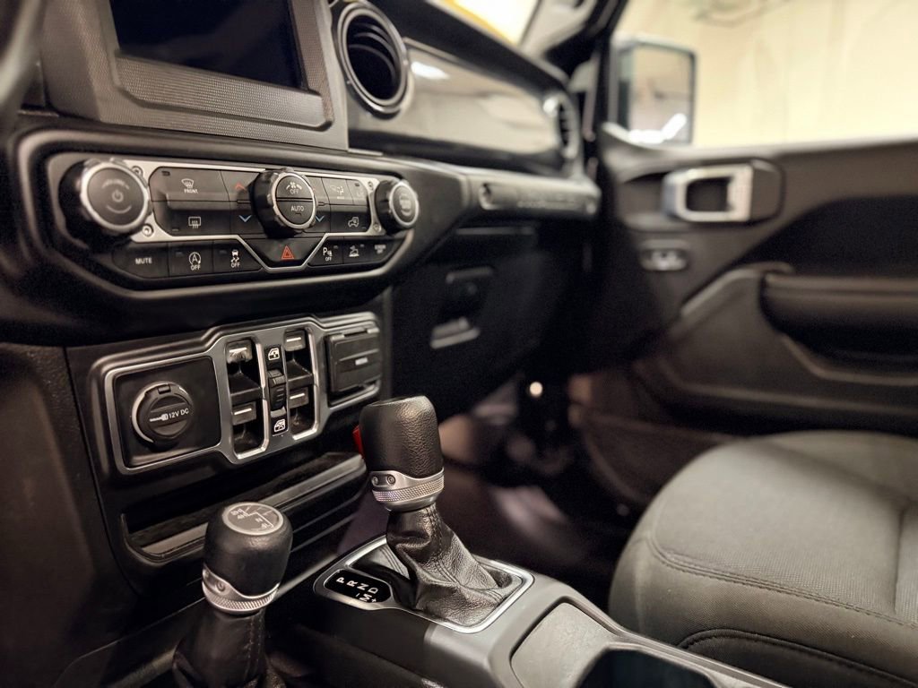 Used 2021 Jeep Wrangler Unlimited Sport AWD/4WD image 14