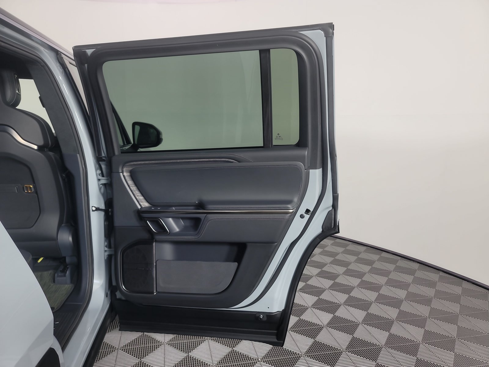Used 2022 Rivian R1S Launch Edition Quad AWD/4WD image 19