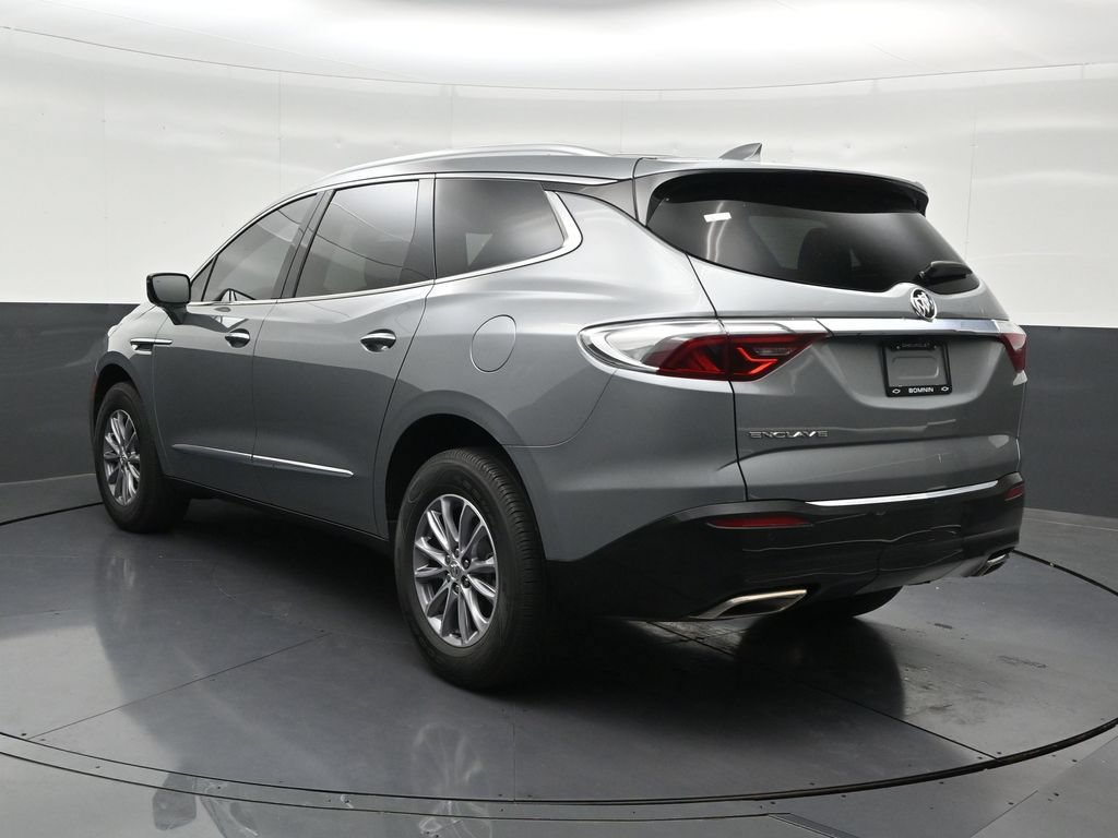 Used 2024 Buick Enclave Essence w/ Technology Package FWD image 3