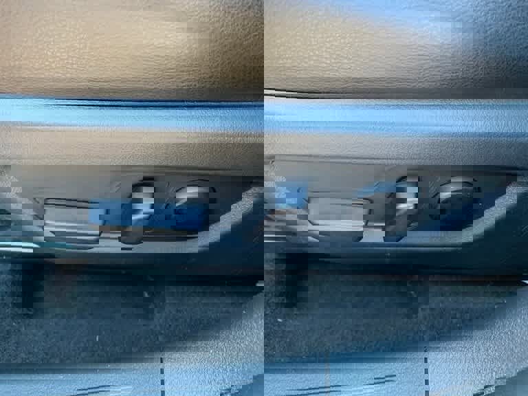 Used 2025 MAZDA CX-50 AWD 2.5 Hybrid w/ Premium Pkg image 17