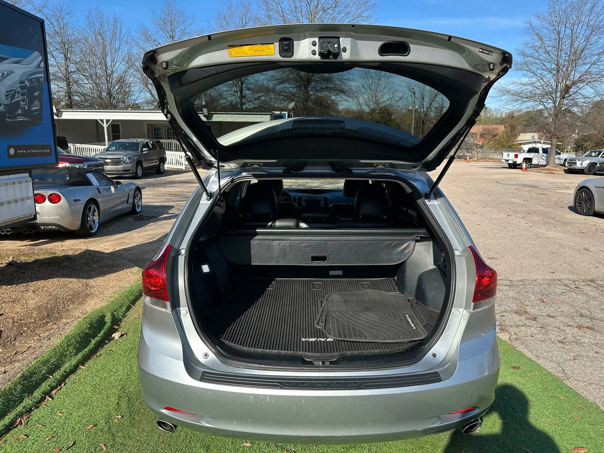Used 2015 Toyota Venza XLE image 11