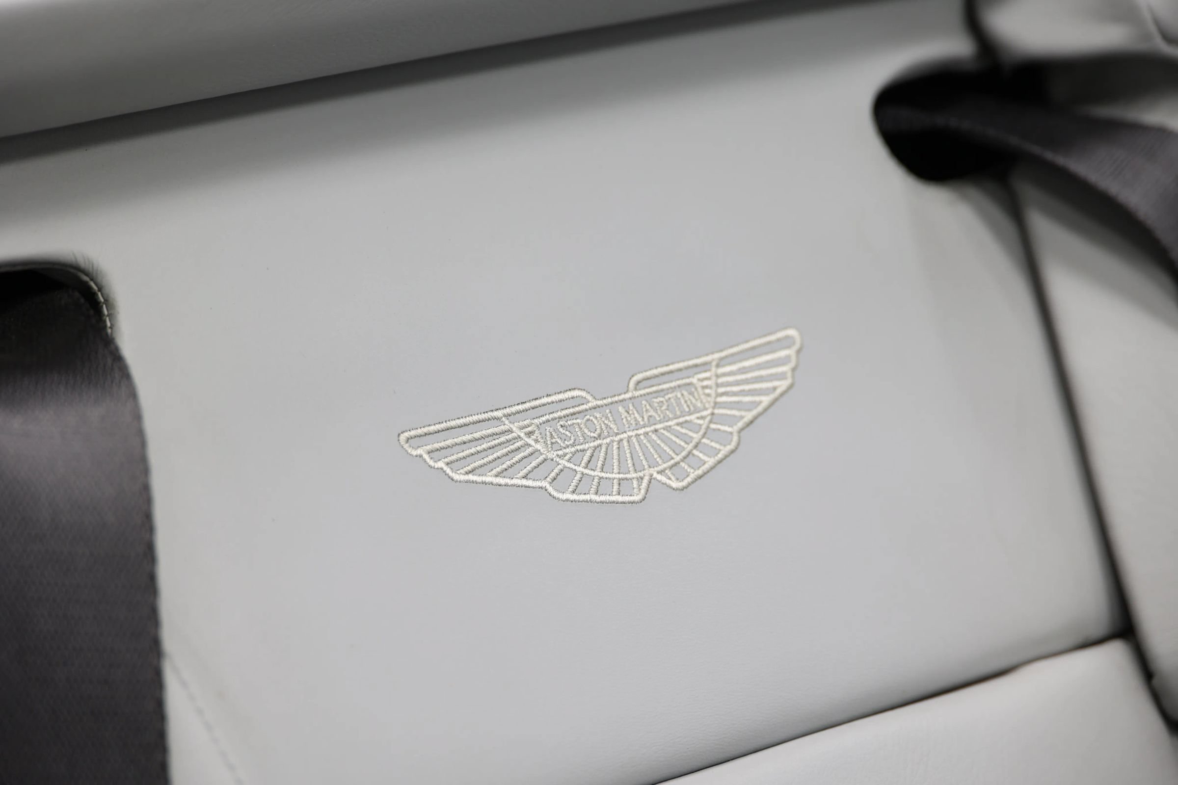 Used 2014 Aston Martin Vanquish Volante RWD image 77