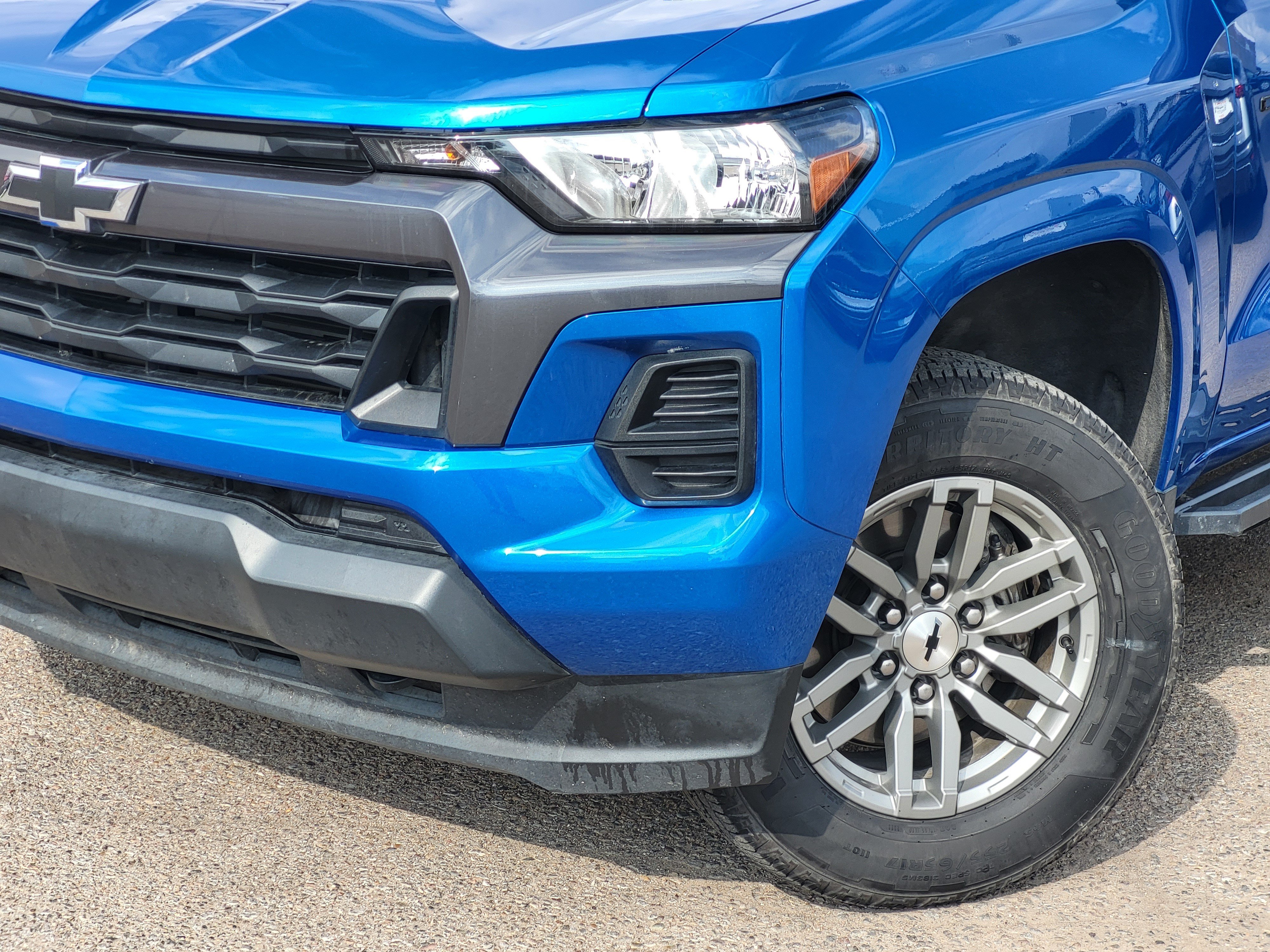Used 2023 Chevrolet Colorado LT AWD/4WD image 8