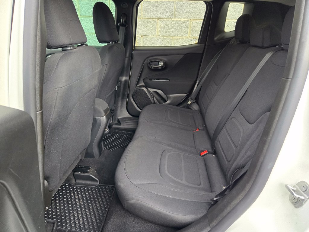 Used 2019 Jeep Renegade Latitude w/ Cold Weather Group AWD/4WD image 33