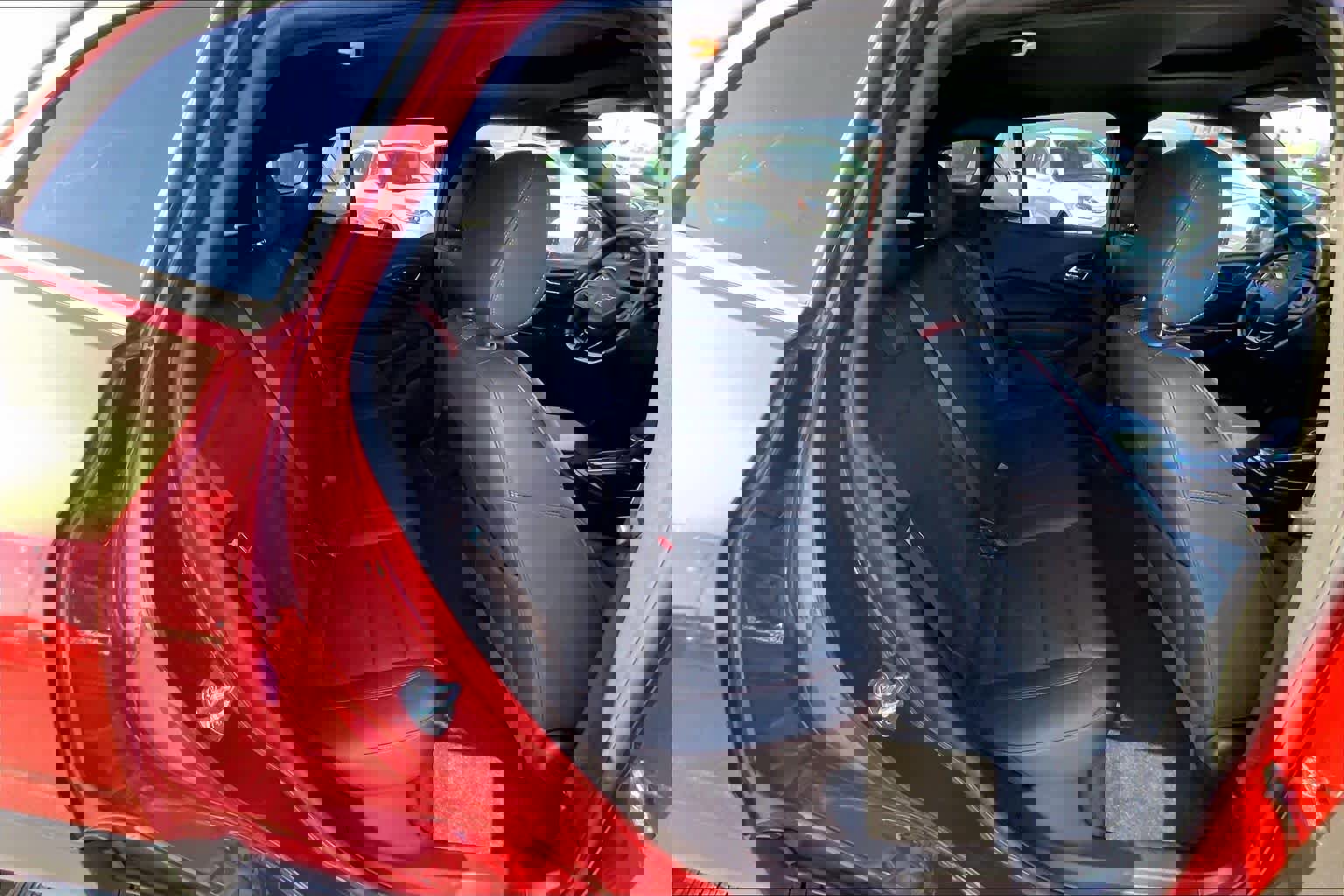 Used 2024 Chevrolet Trax RS w/ Sunroof Package image 19