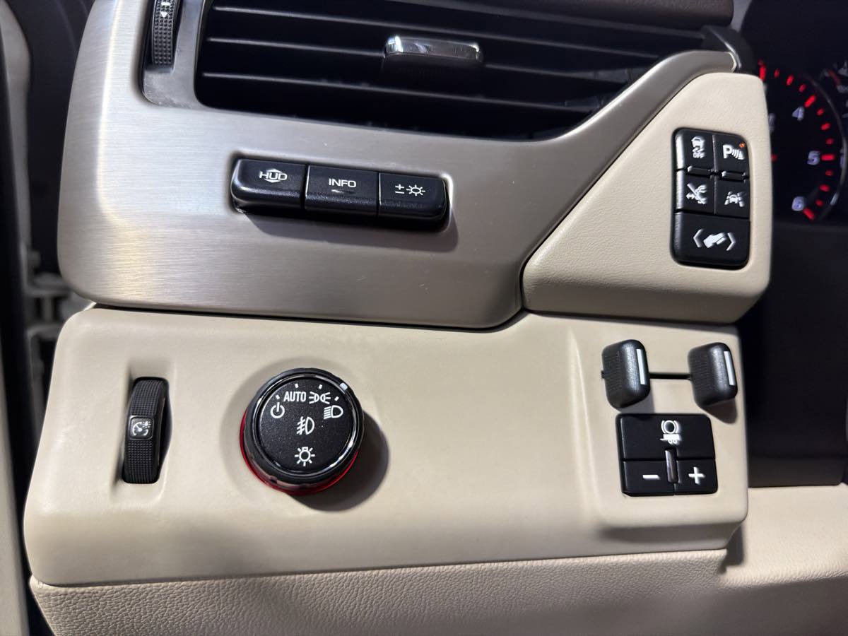 Used 2016 GMC Yukon XL Denali w/ Open Road Package RWD image 18