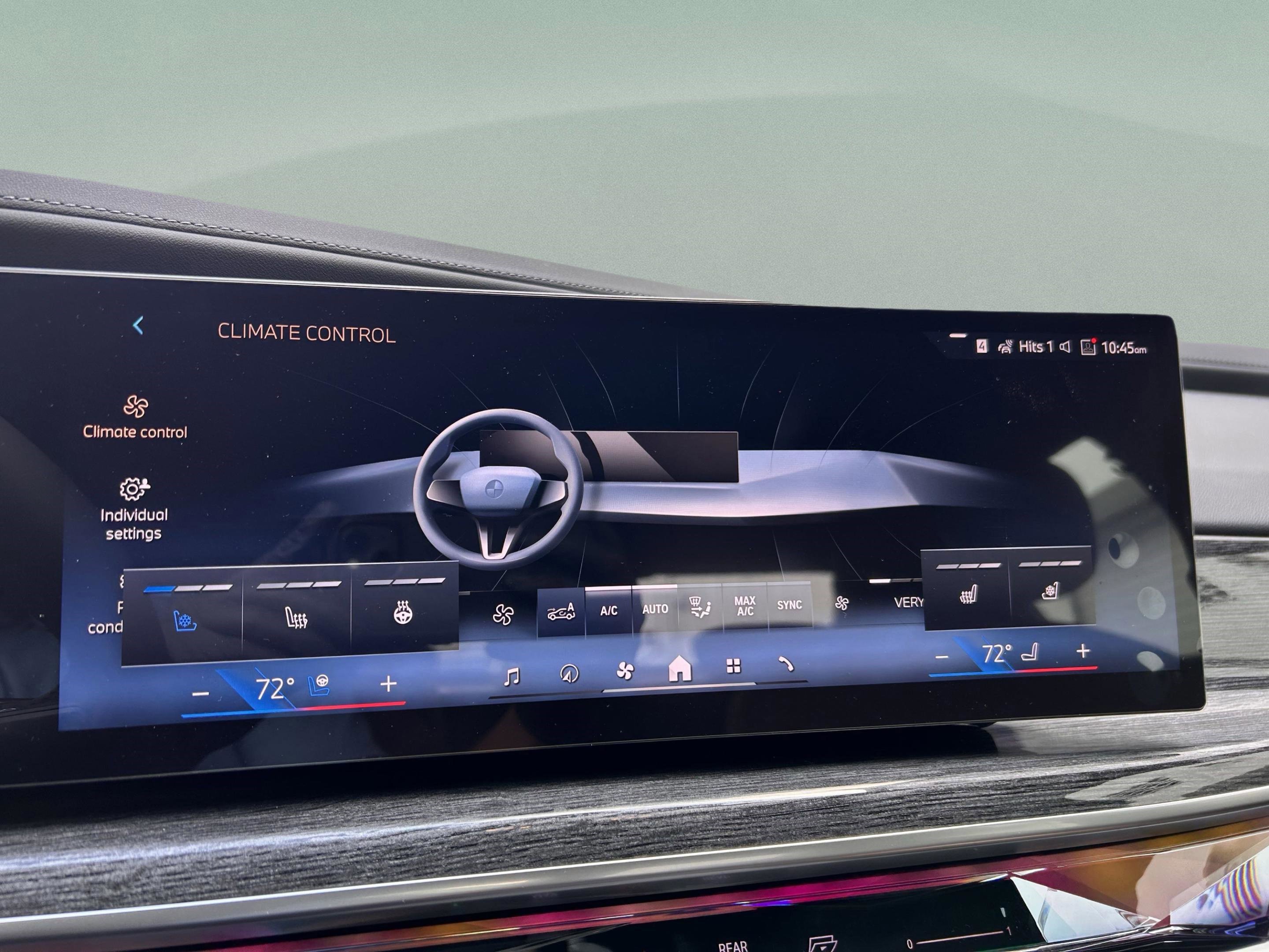 Used 2025 BMW 750e xDrive w/ Executive Package image 17