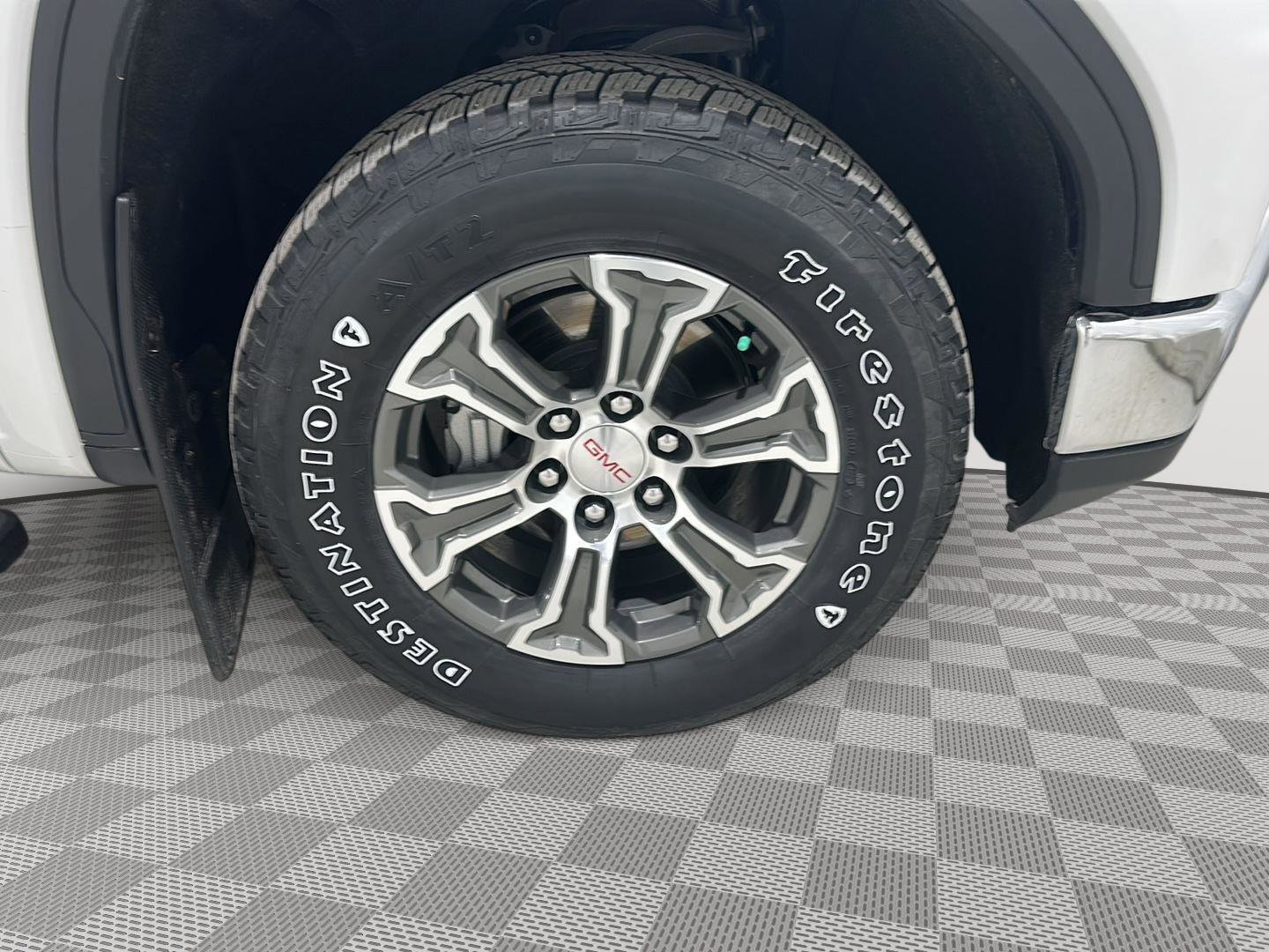 Used 2024 GMC Sierra 1500 SLE image 27