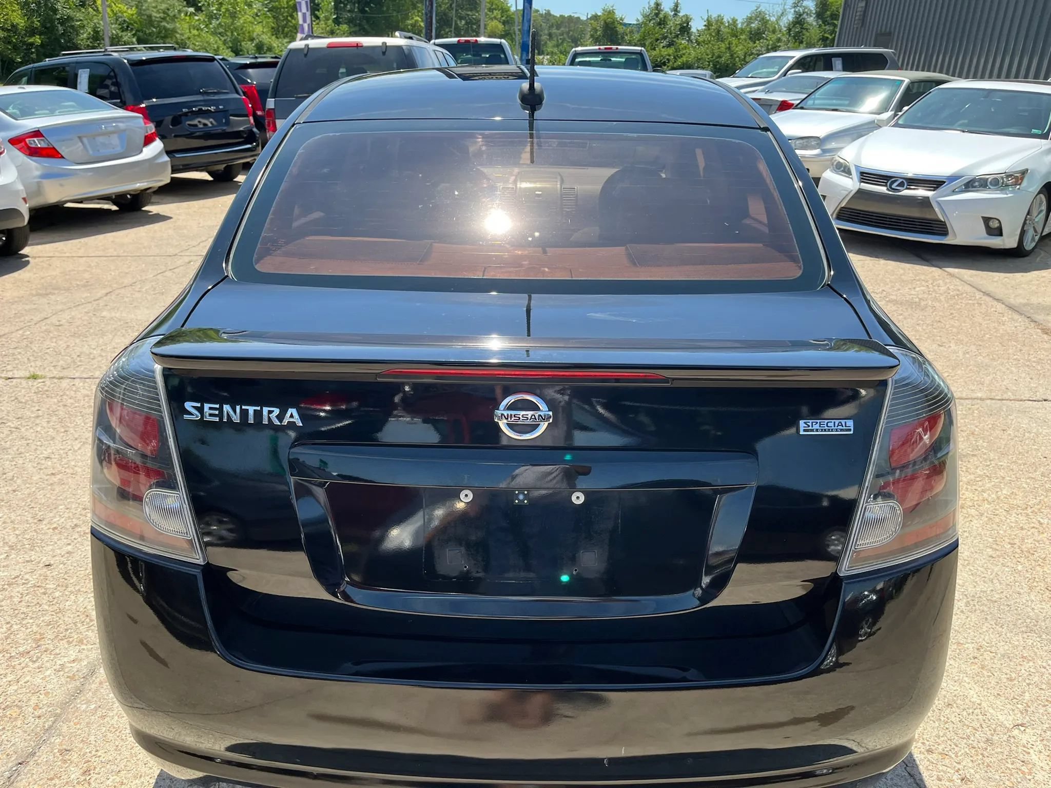 Used 2011 Nissan Sentra 2.0 SR w/ Special Edition Pkg FWD image 9