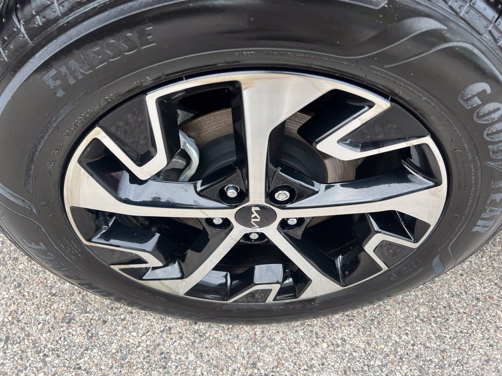 Certified 2025 Kia Sportage EX AWD/4WD image 39