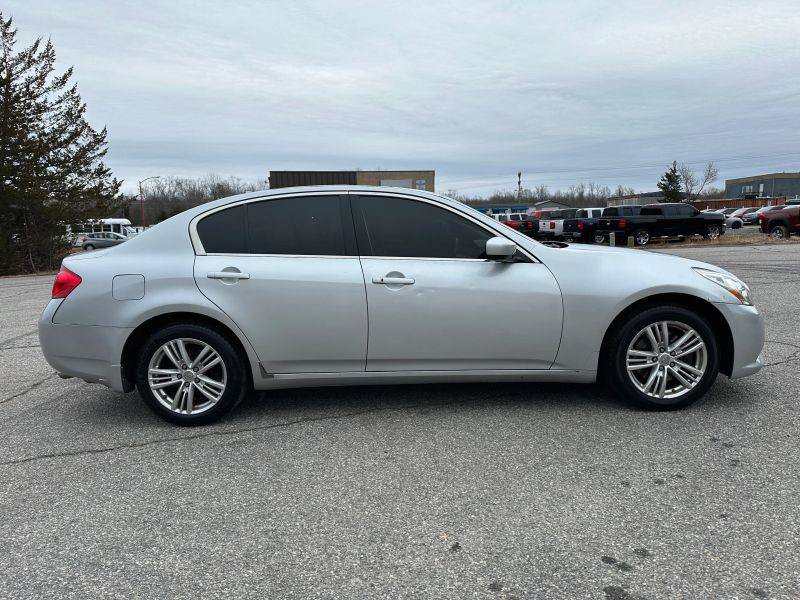 Used 2011 INFINITI G25 x w/ Moonroof Pkg AWD/4WD image 4