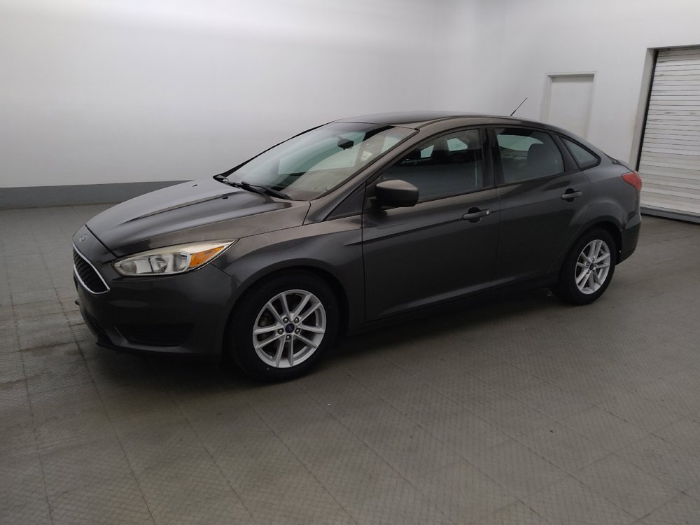 Used 2018 Ford Focus SE FWD image 2