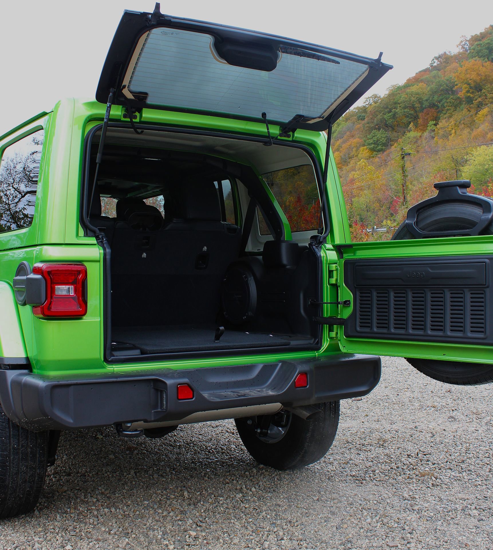 New 2026 Jeep Wrangler Unlimited Sahara w/ Technology Group image 11