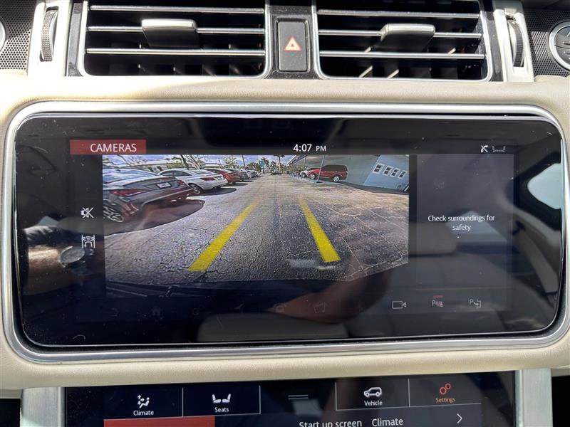 Used 2020 Land Rover Range Rover HSE image 16