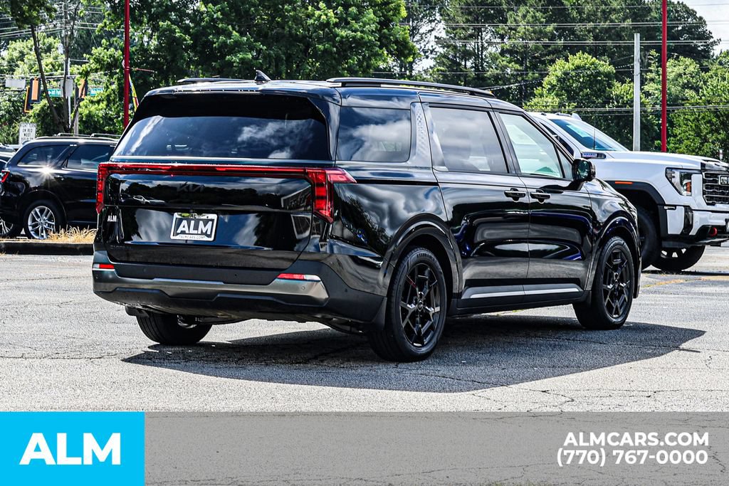 Used 2025 Kia Carnival SX w/ SX Dark Edition Package FWD image 5