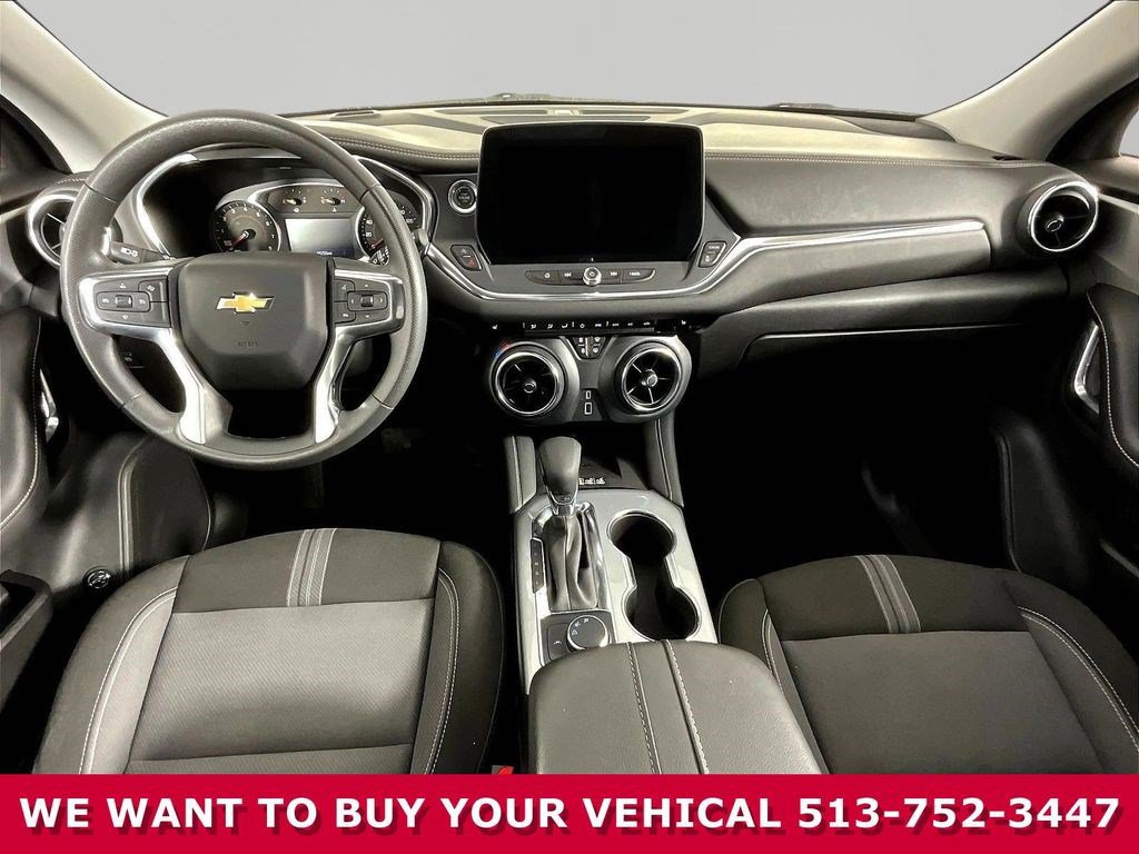Used 2024 Chevrolet Blazer LT w/ Convenience Package FWD image 7