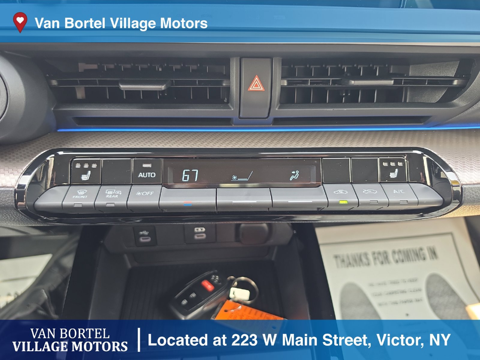 Used 2024 Toyota Prius XLE FWD image 20