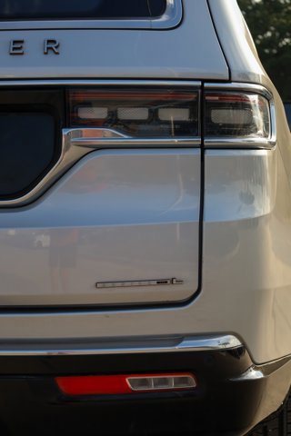 Used 2023 Jeep Grand Wagoneer L Series III w/ Rear Seat Video Group 1 image 6