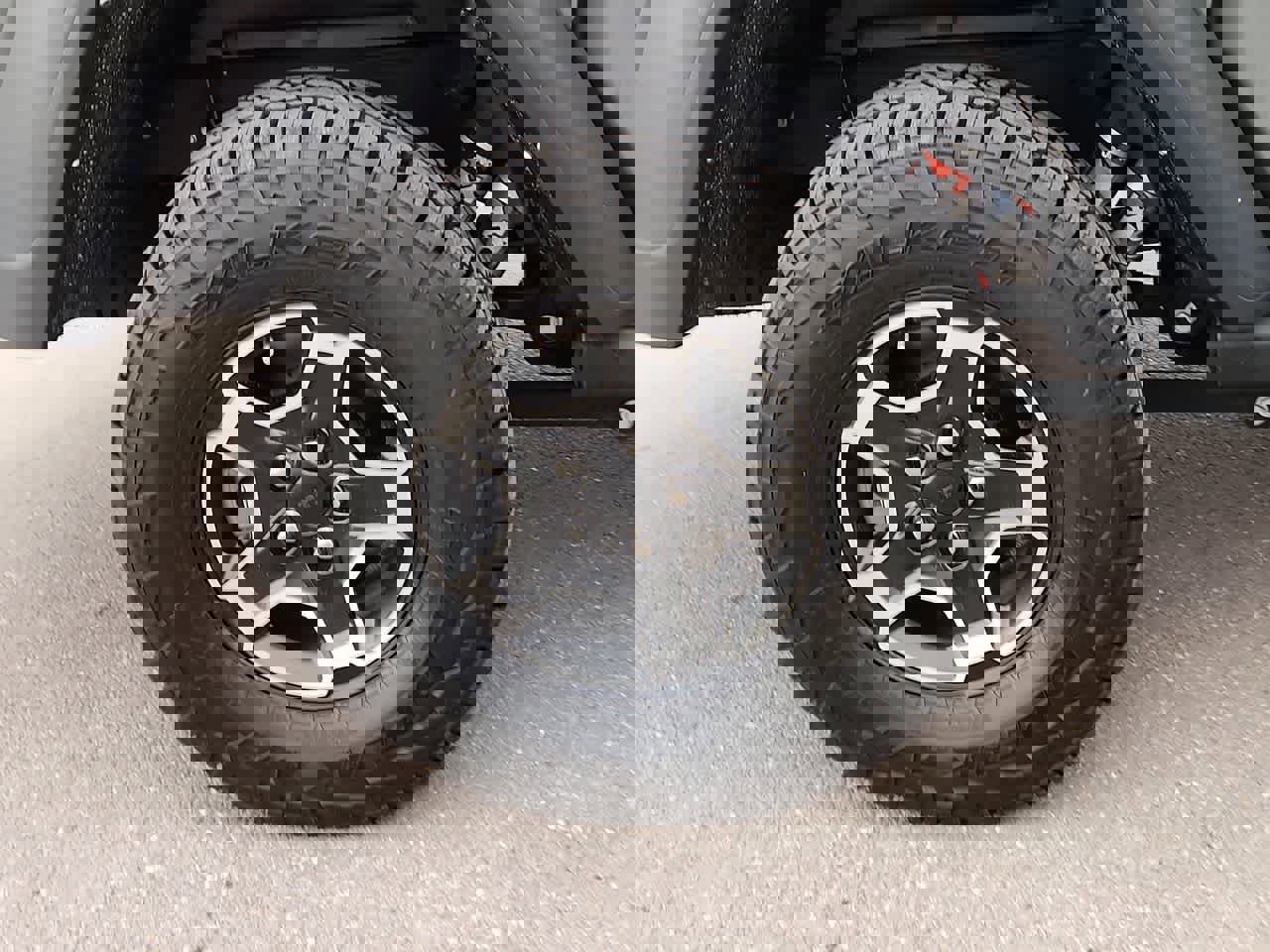 Used 2023 Jeep Gladiator Mojave image 12