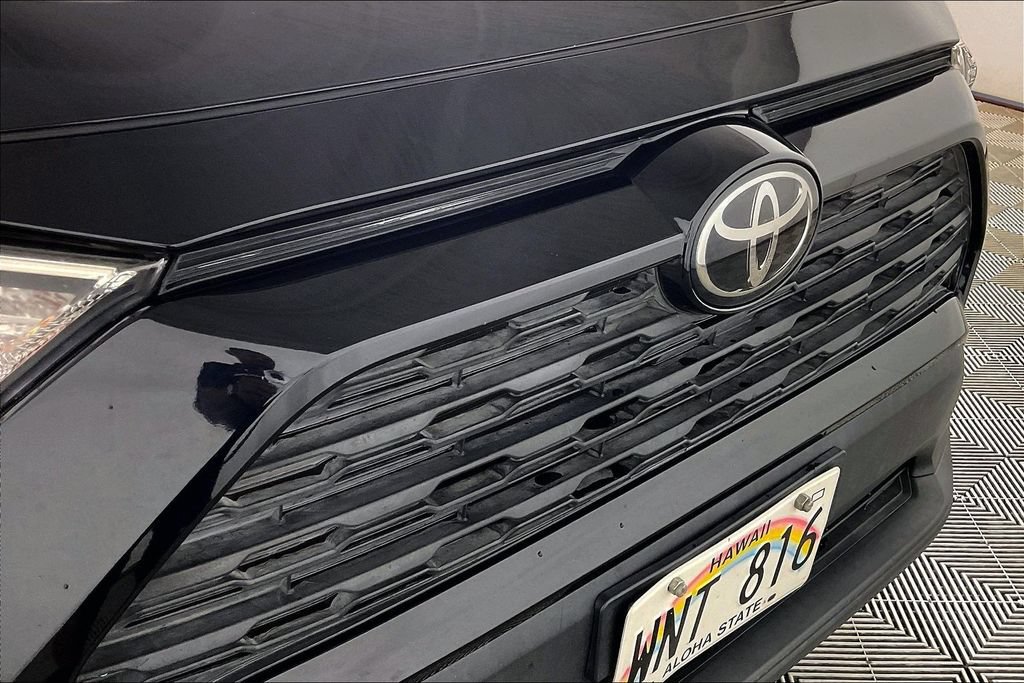 Used 2019 Toyota RAV4 XLE Premium w/ Cold Weather Package AWD/4WD image 30