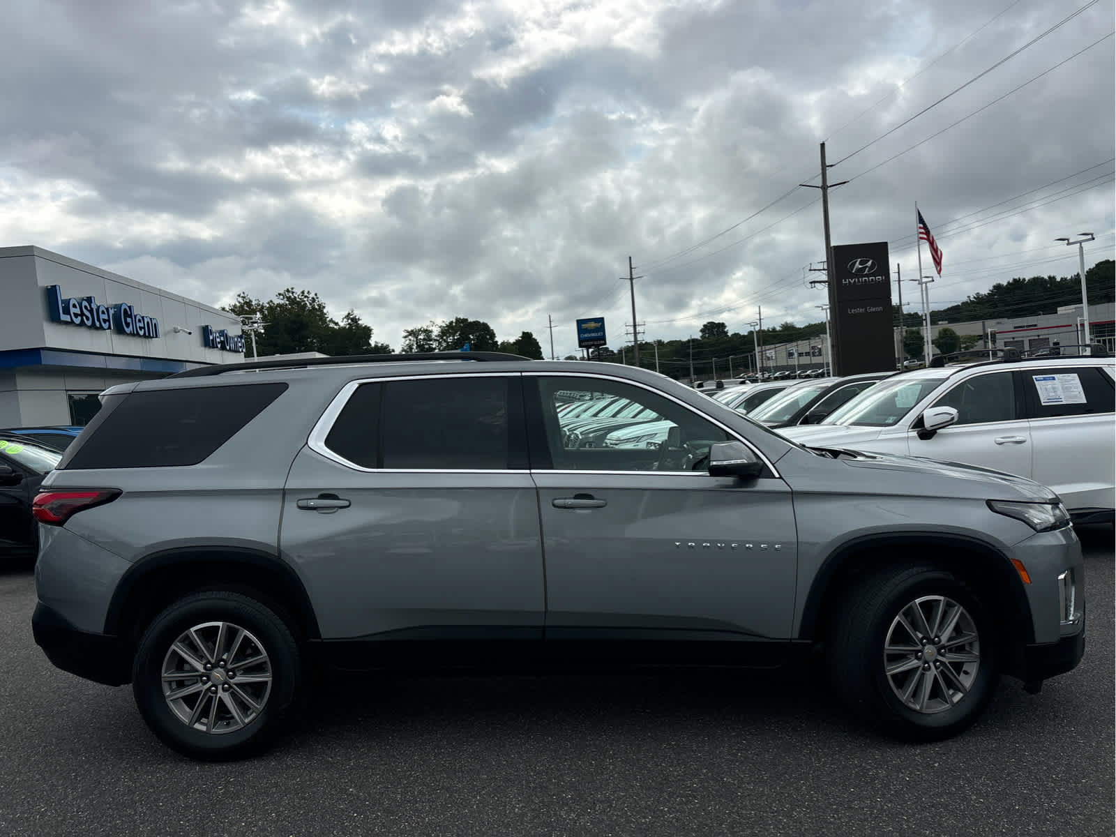 Certified 2024 Chevrolet Traverse LT FWD image 2