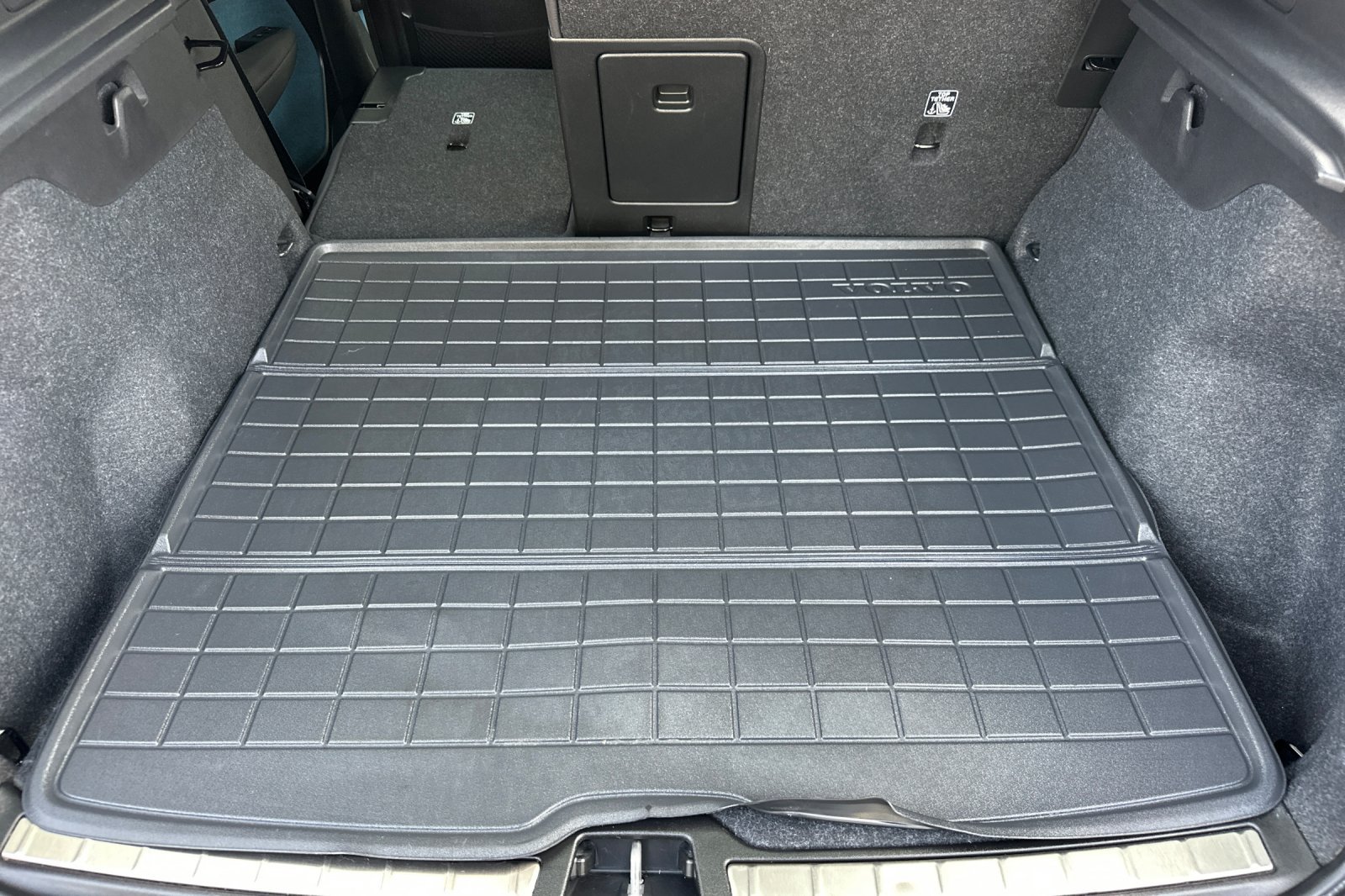 Certified 2023 Volvo C40 P8 Recharge Plus AWD/4WD image 17