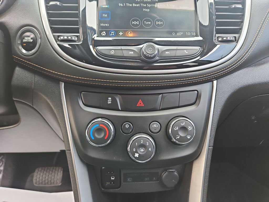 Used 2018 Chevrolet Trax LT w/ LT Convenience Package FWD image 18