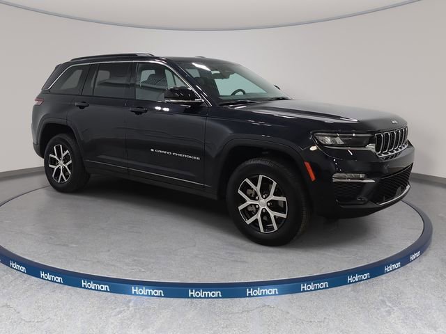 Used 2024 Jeep Grand Cherokee Limited w/ Luxury Tech Group II AWD/4WD image 4