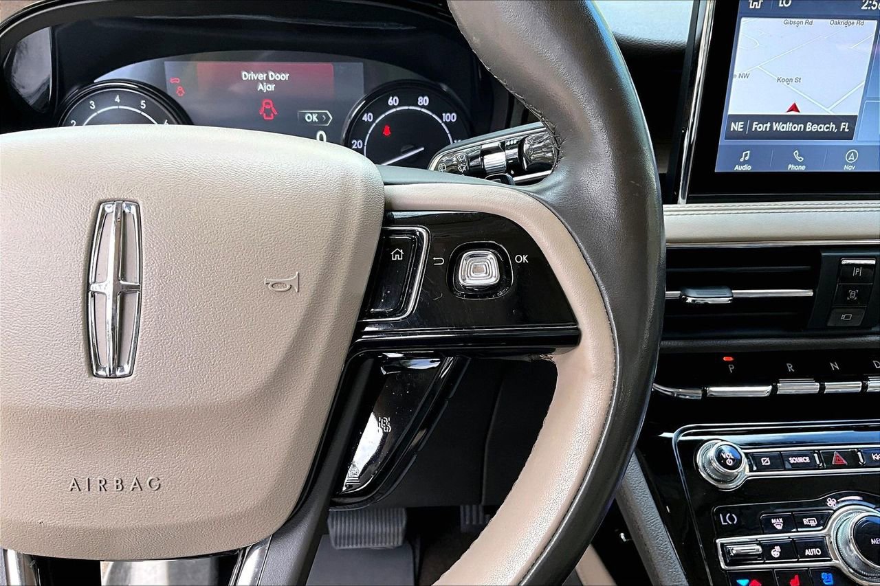 Used 2020 Lincoln Corsair Reserve image 11