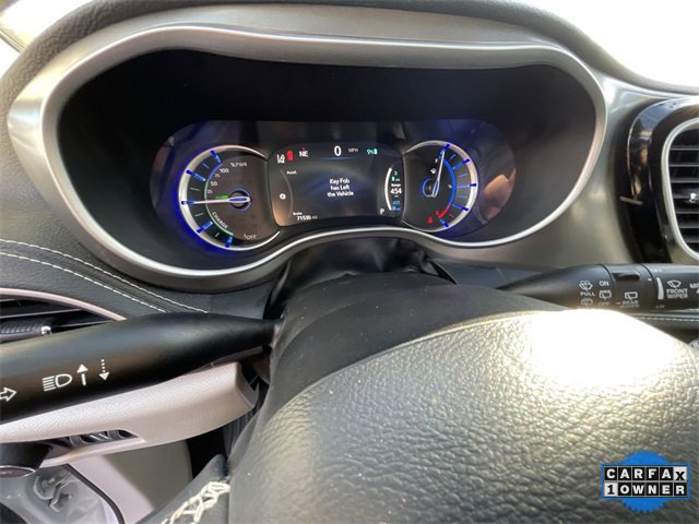 Used 2022 Chrysler Pacifica Touring-L image 14