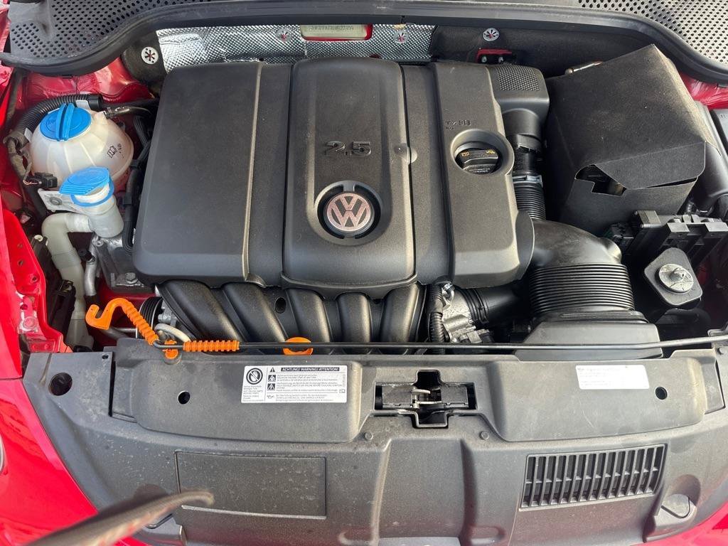 Used 2013 Volkswagen Beetle 2.5 FWD image 38