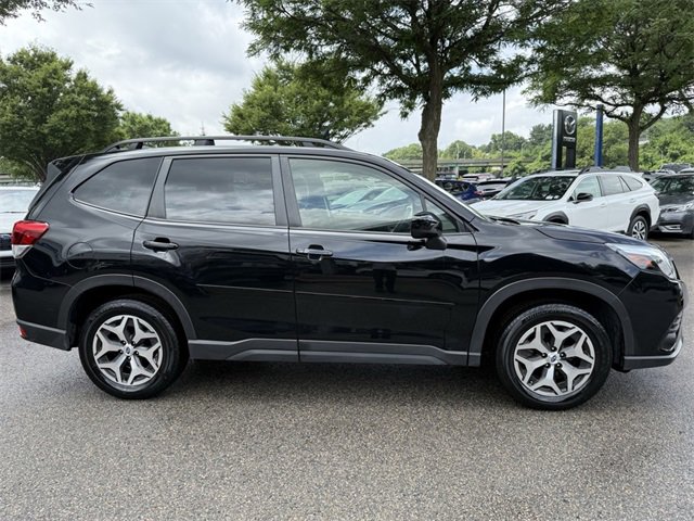Used 2022 Subaru Forester Premium image 5