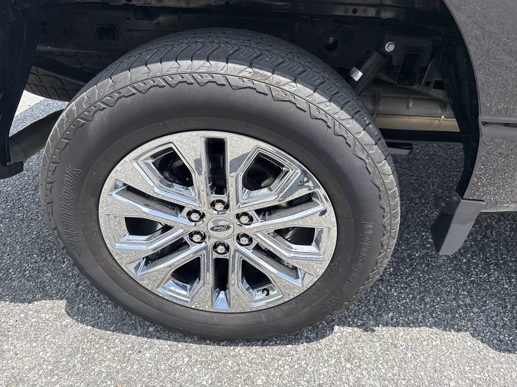 Used 2025 Ford F150 Lariat w/ Equipment Group 501A Mid AWD/4WD image 17
