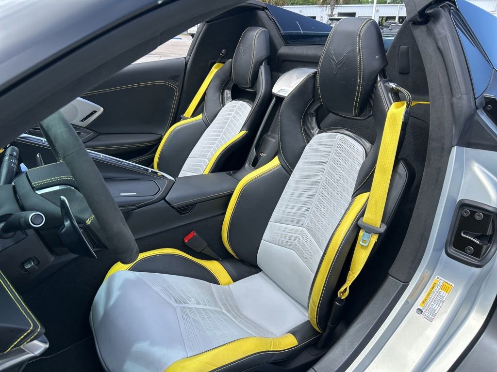 Used 2021 Chevrolet Corvette Stingray Premium Conv w/ Z51 Performance Package image 14