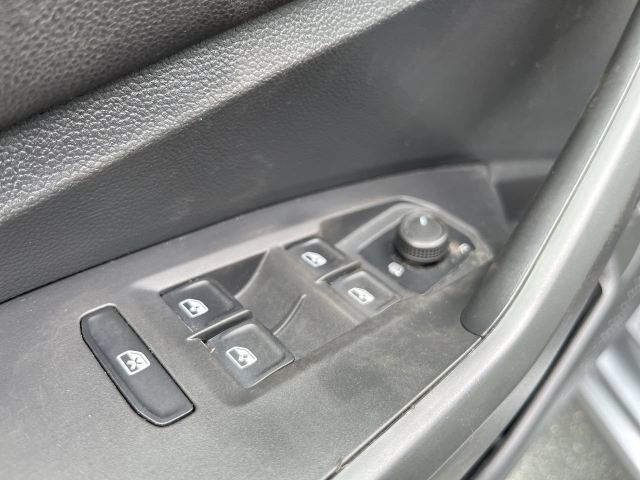 Used 2019 Volkswagen Jetta R-Line FWD image 4