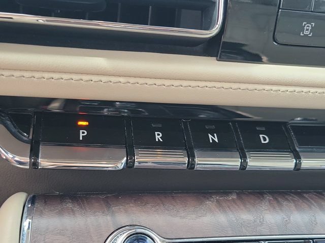 Certified 2020 Lincoln Aviator Reserve w/ Elements Package Plus AWD/4WD image 26