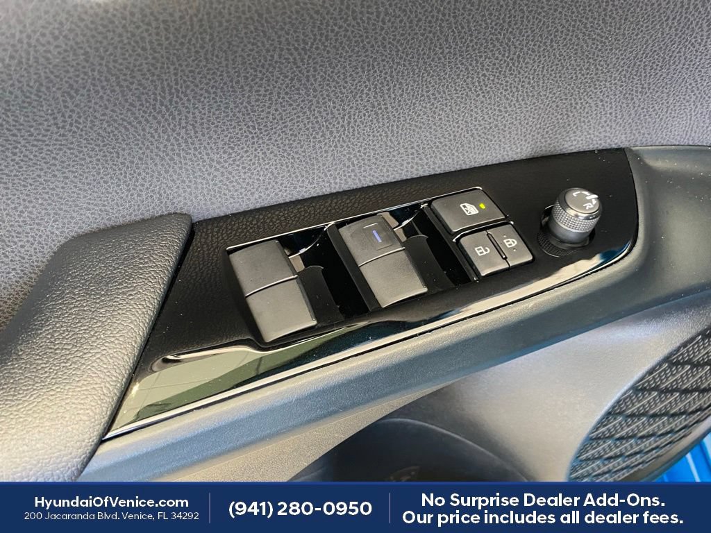 Used 2022 Toyota Prius LE FWD image 21