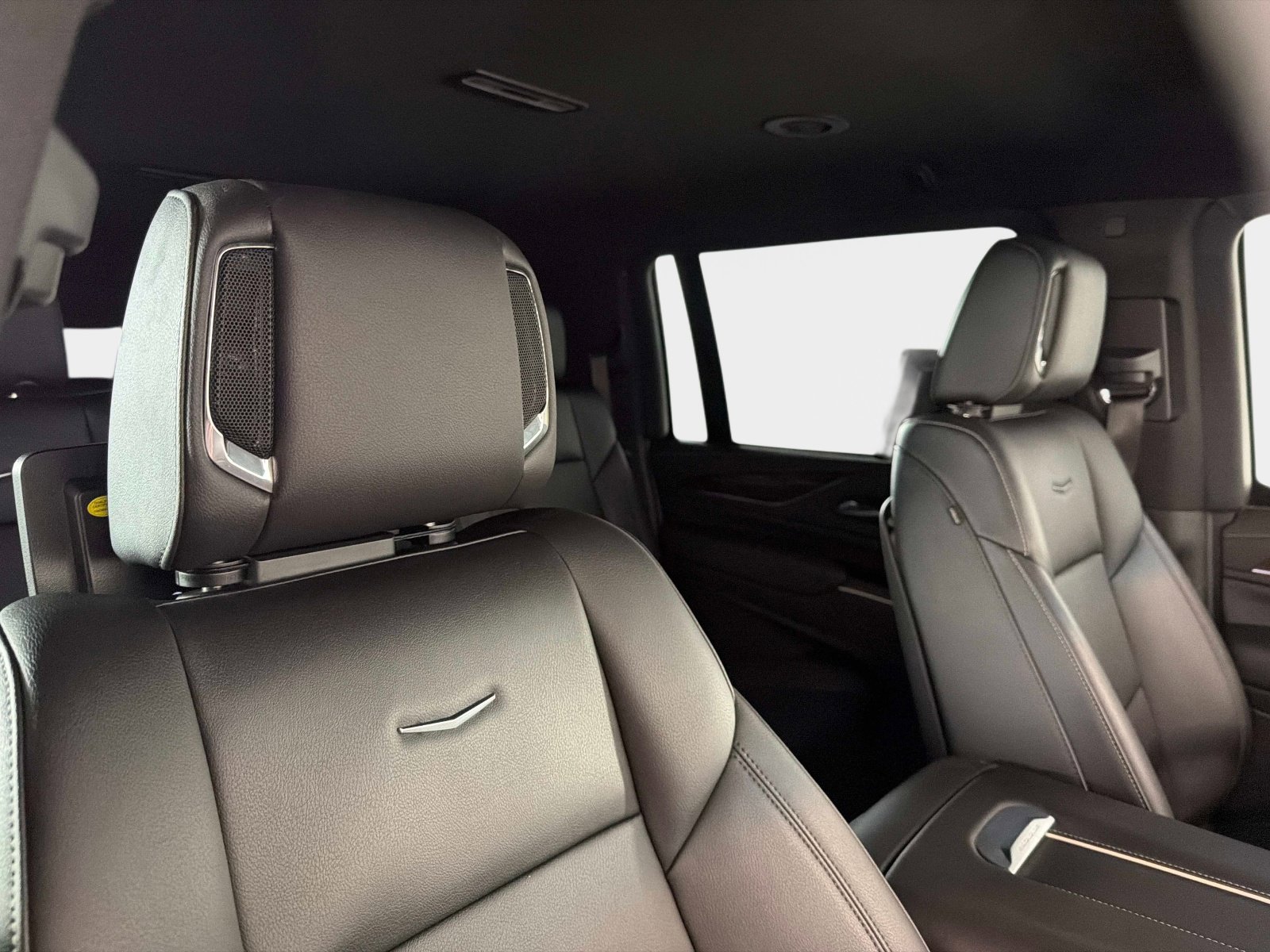 Used 2024 Cadillac Escalade ESV Luxury image 24