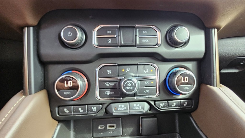 Used 2021 Chevrolet Tahoe High Country image 30
