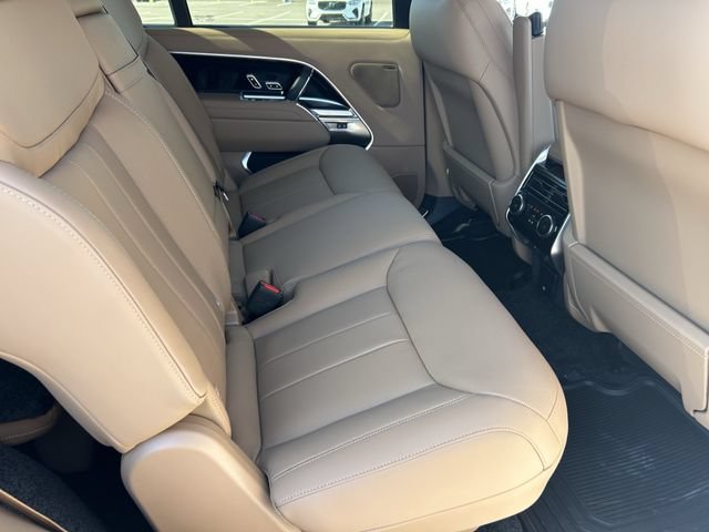 New 2026 Land Rover Range Rover Long Wheelbase SE AWD/4WD image 13
