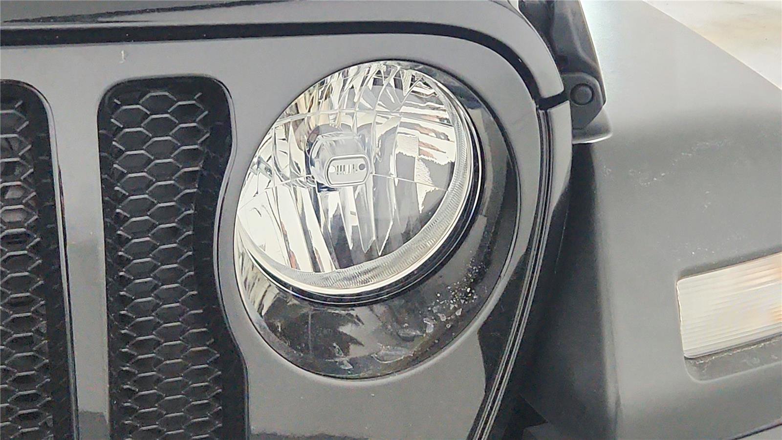 Used 2022 Jeep Wrangler Sport image 16