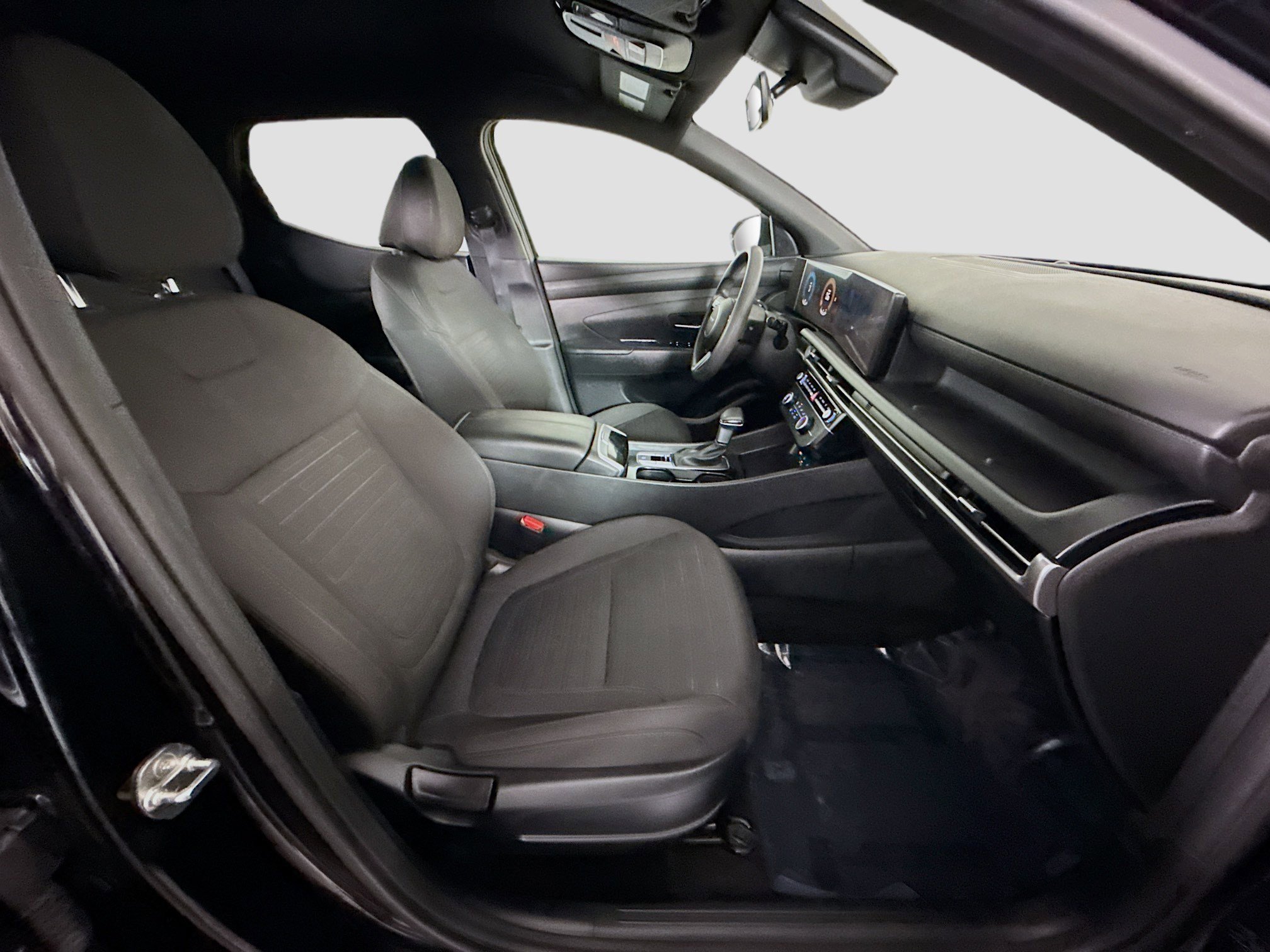 Used 2025 Hyundai Santa Cruz SE image 29