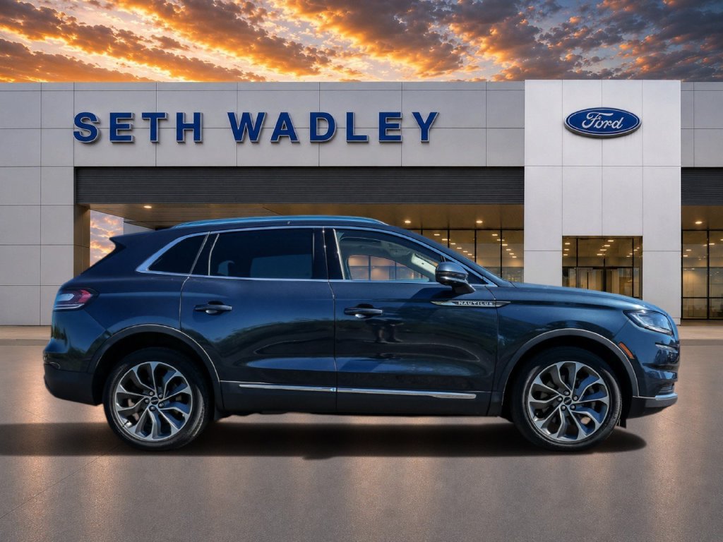 Used 2023 Lincoln Nautilus Reserve AWD/4WD image 8