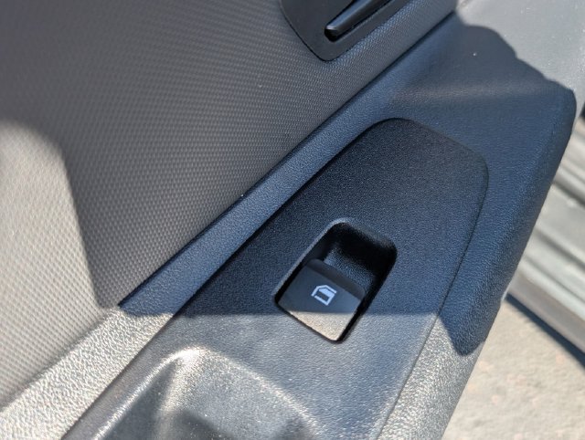 Certified 2025 Hyundai Elantra SEL FWD image 11