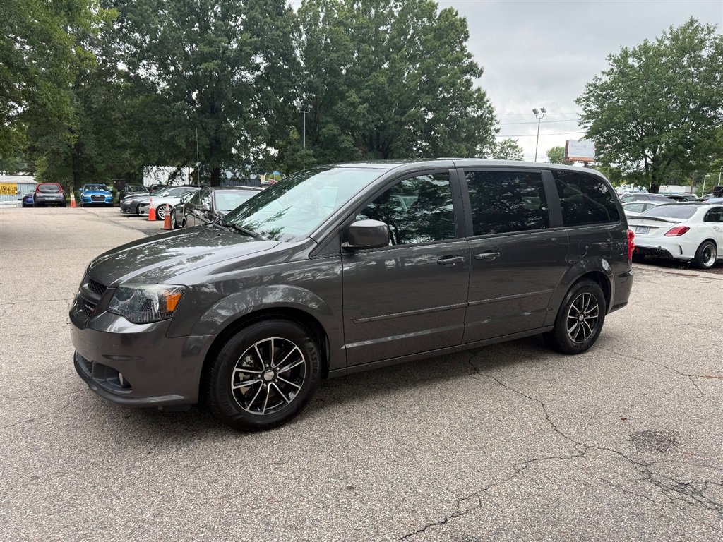 Used 2016 Dodge Grand Caravan R/T w/ Driver Convenience Group FWD image 4