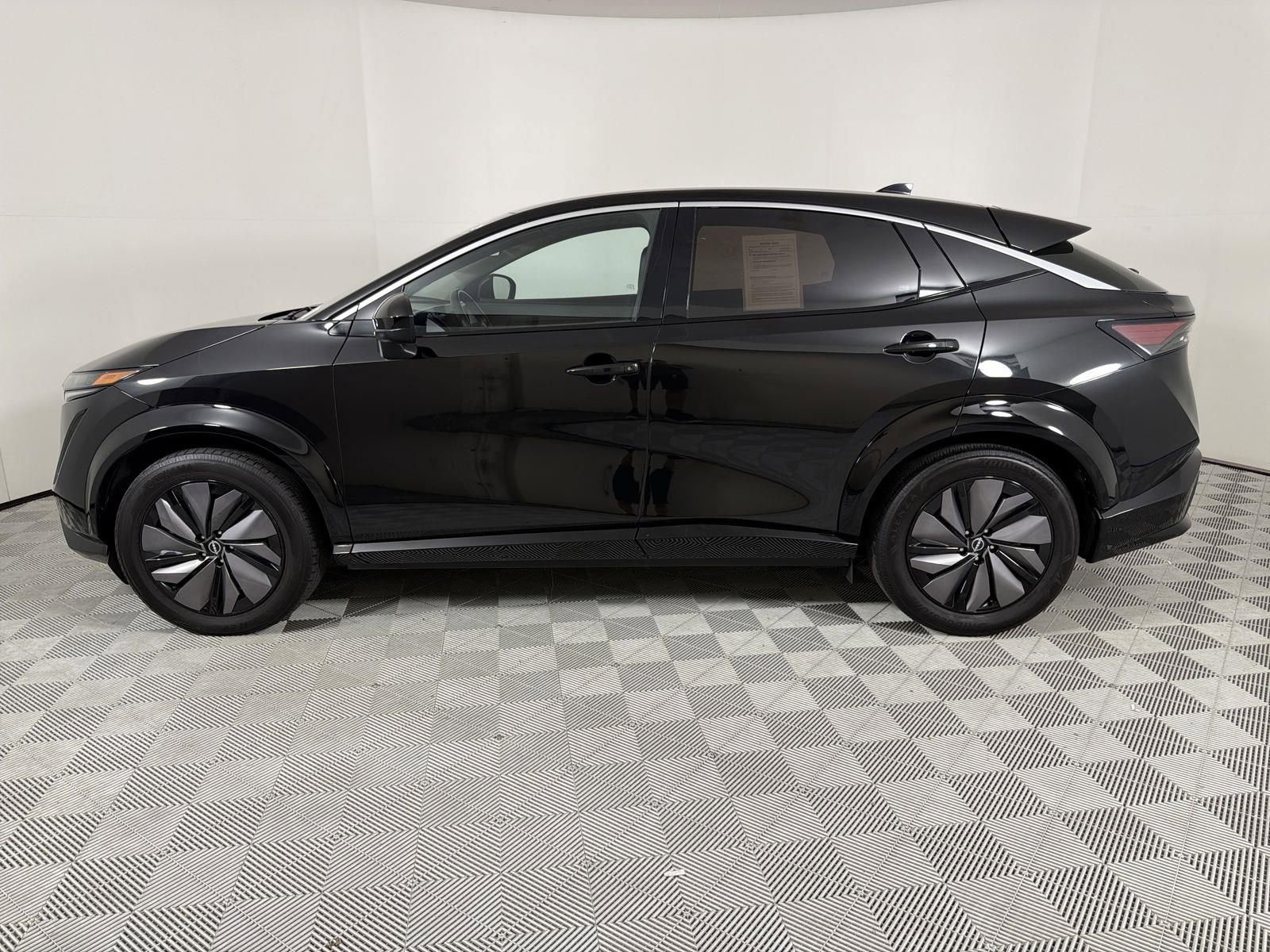 Used 2024 Nissan Ariya FWD image 2