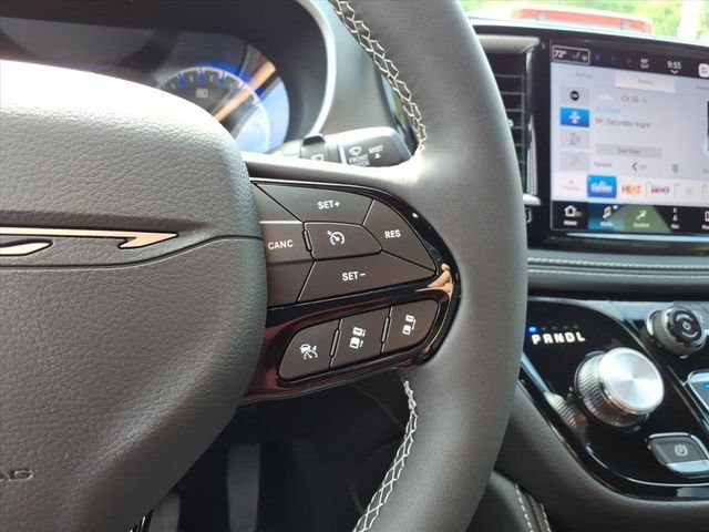 New 2027 Chrysler Pacifica Limited FWD image 22