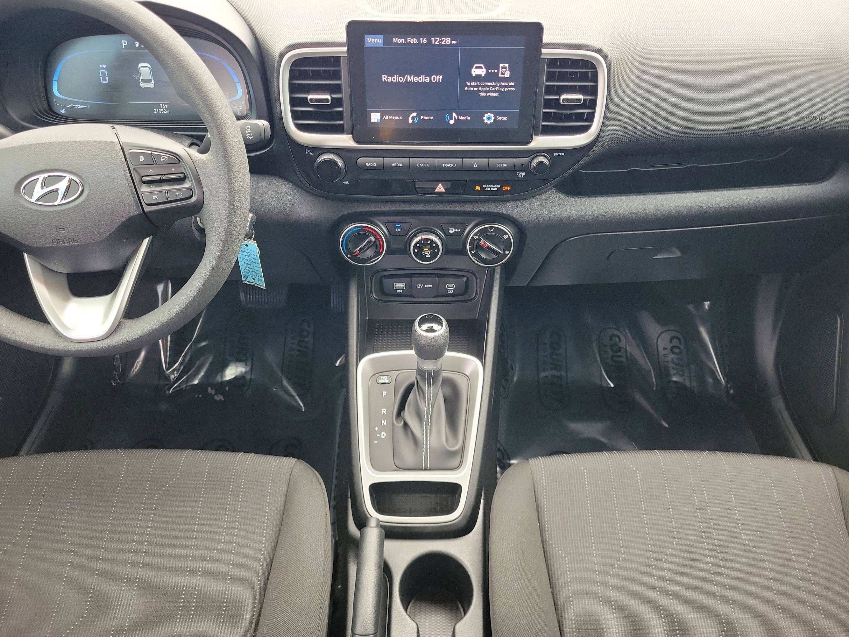 Certified 2023 Hyundai Venue SE image 15