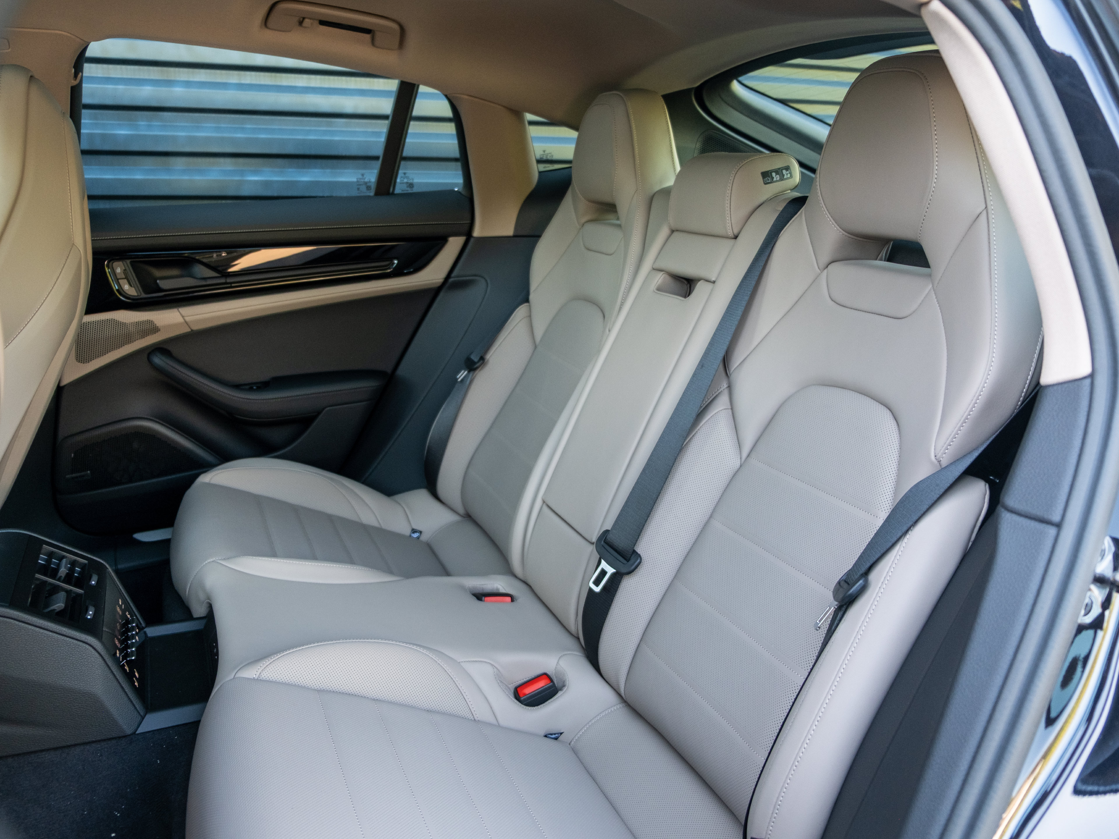 New 2026 Porsche Panamera 4 AWD/4WD image 39