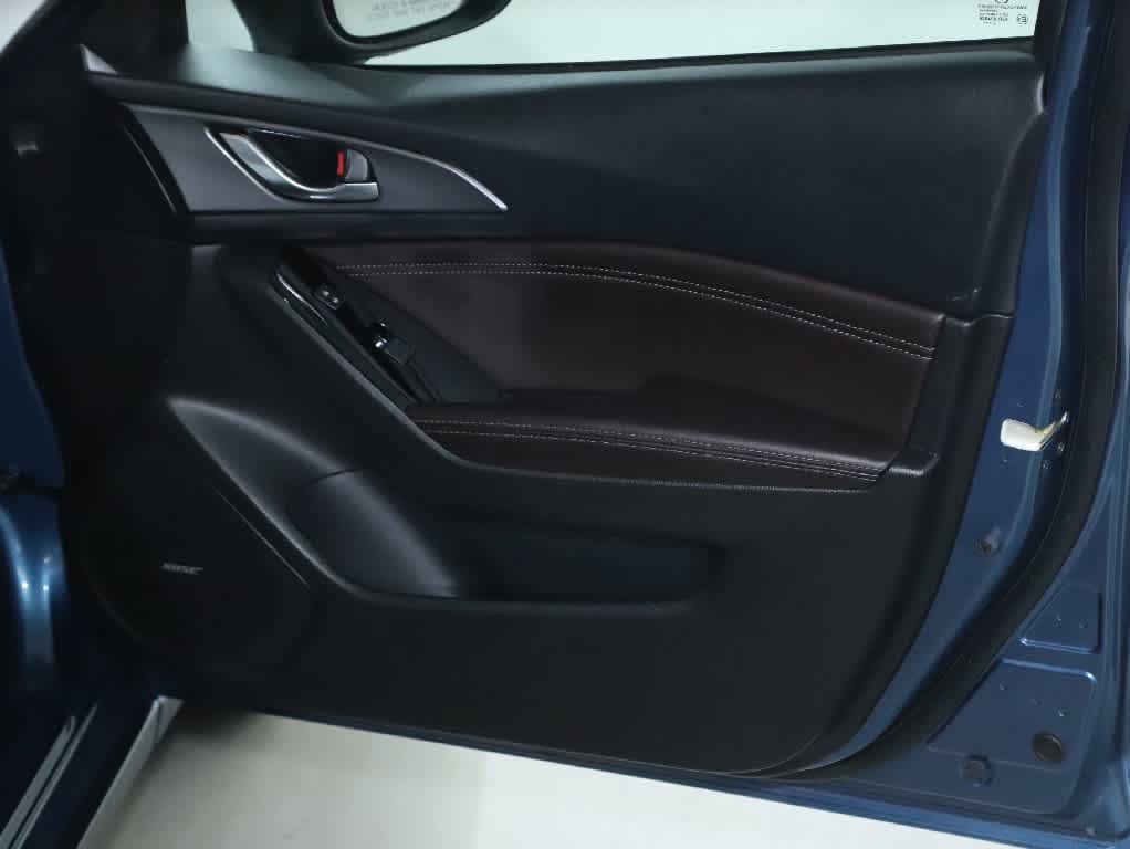 Used 2018 MAZDA MAZDA3 Grand Touring FWD image 31